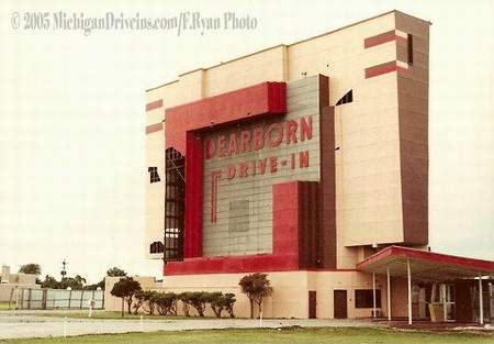 Dearborn Drive-In Theatre - Dearborn Screen Survives Tornado July 1980 Courtesy Fryan (newer photo)
